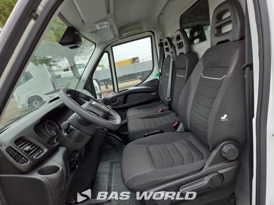 イヴェコ・デイリー 35S16 クローズド・ボックス・バン