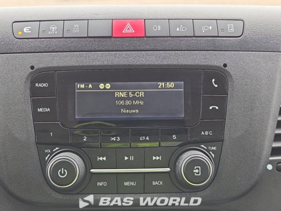 イヴェコ・デイリー 35S16 クローズド・ボックス・バン