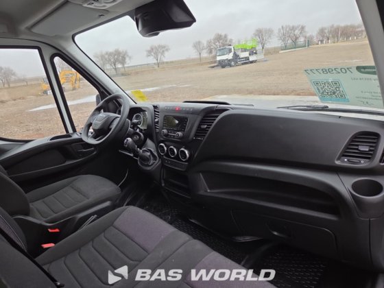 イヴェコ・デイリー 35S16 クローズド・ボックス・バン