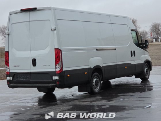 イヴェコ・デイリー 35S16 クローズド・ボックス・バン