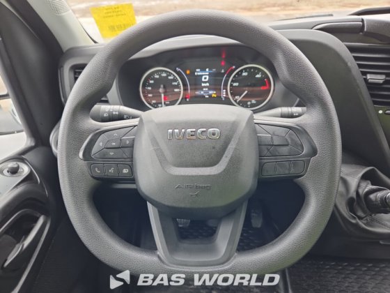 イヴェコ・デイリー 35S16 クローズド・ボックス・バン