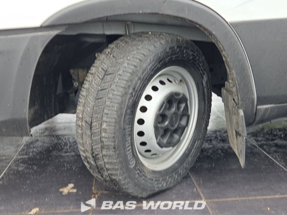 イヴェコ・デイリー 35S16 クローズド・ボックス・バン