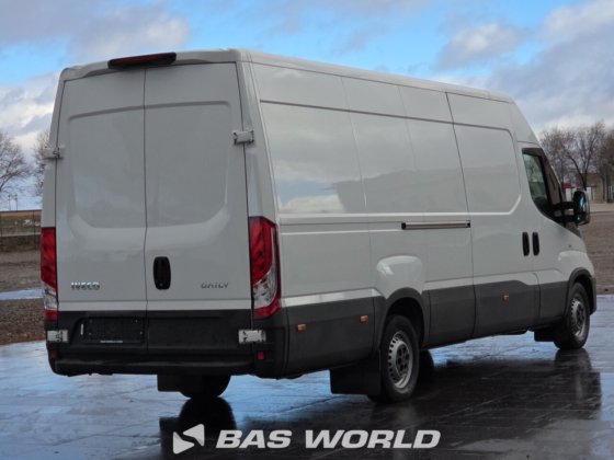 イヴェコ・デイリー 35S16 クローズド・ボックス・バン