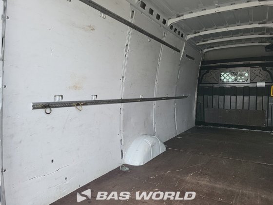 依维柯 Daily 35S16 封闭箱式货车