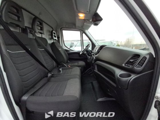 イヴェコ・デイリー 35C16 ボックスボディ