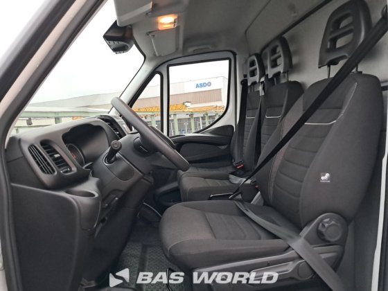 イヴェコ・デイリー 35C16 ボックスボディ