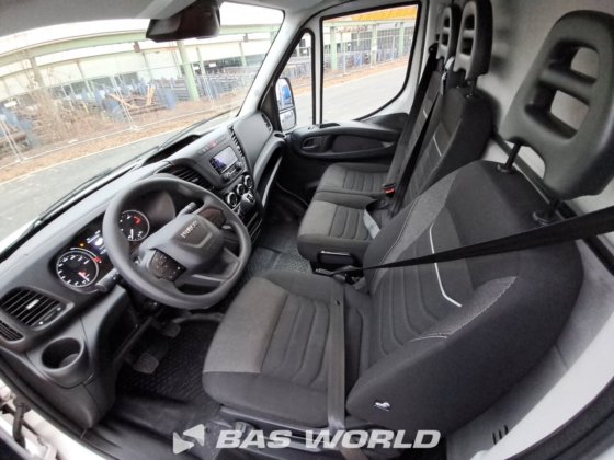 イヴェコ・デイリー 35C16 ボックスボディ