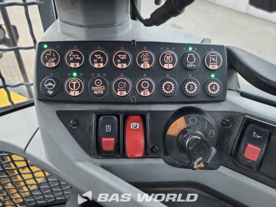 卡特彼勒 930 M 轮式装载机