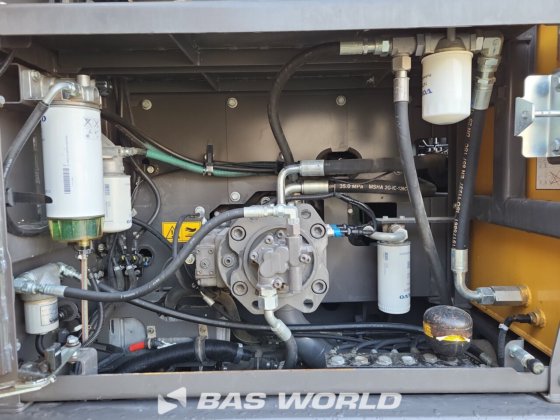 ボルボEC250 E Lクローラーショベル