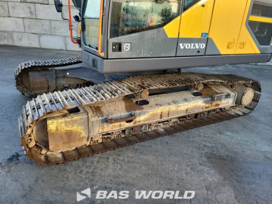 ボルボEC250 E Lクローラーショベル