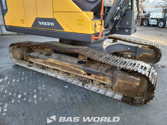 ボルボEC250 E Lクローラーショベル