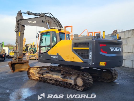 ボルボEC250 E Lクローラーショベル