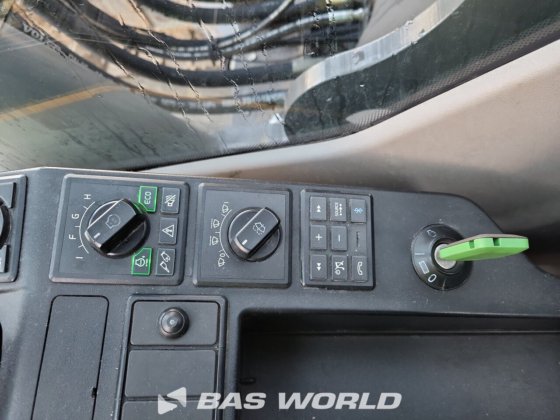 ボルボEC250 E Lクローラーショベル