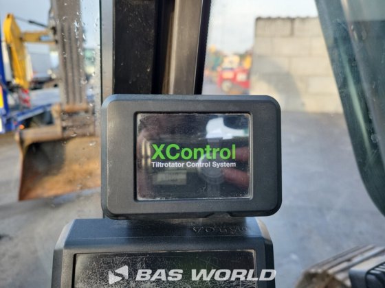 ボルボEC250 E Lクローラーショベル