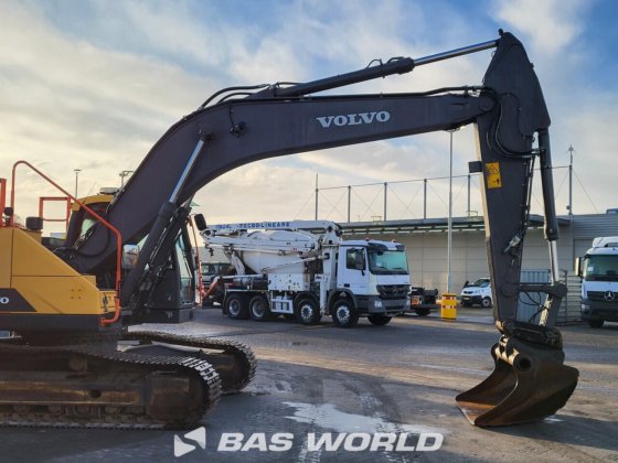 ボルボEC250 E Lクローラーショベル