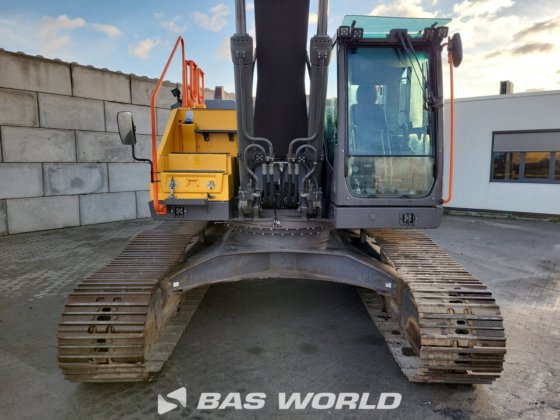 ボルボEC250 E Lクローラーショベル