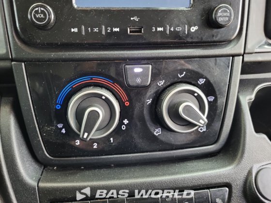 标致 Boxer 120PK 封闭式箱式货车