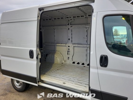 标致 Boxer 120PK 封闭式箱式货车