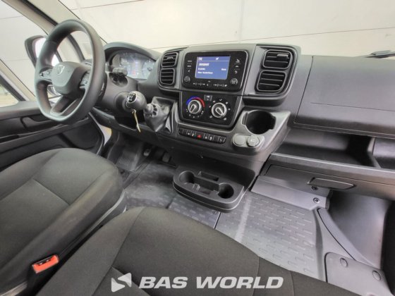 标致 Boxer 120PK 封闭式箱式货车