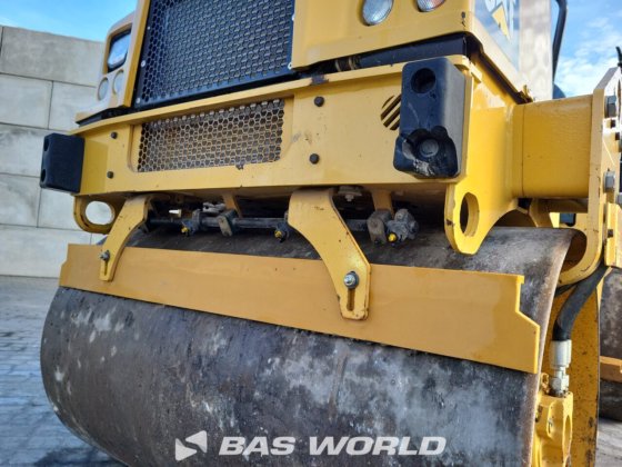 卡特彼勒 CB2.7 双轮压路机