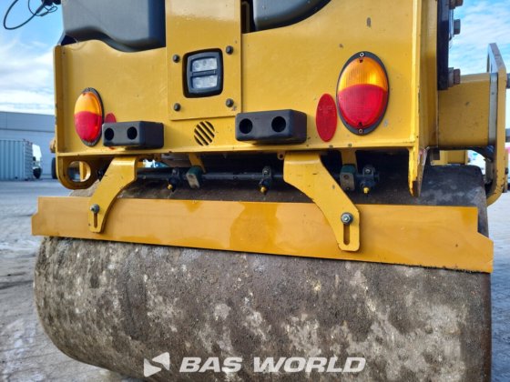 卡特彼勒 CB2.7 双轮压路机