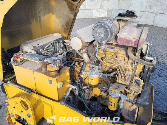 卡特彼勒 CB2.7 双轮压路机