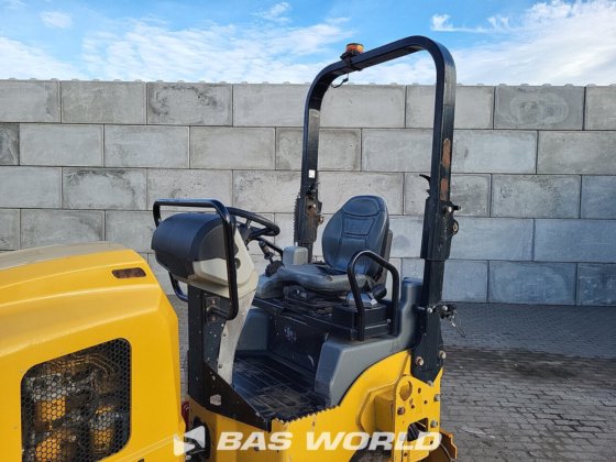 卡特彼勒 CB2.7 双轮压路机