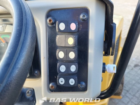 卡特彼勒 CB2.7 双轮压路机