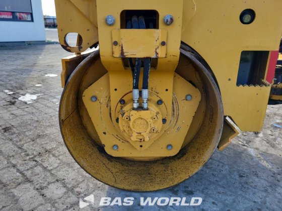 卡特彼勒 CB2.7 双轮压路机