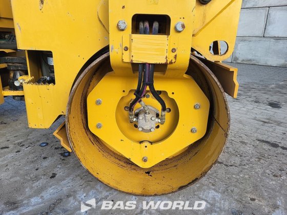 卡特彼勒 CB2.7 双轮压路机