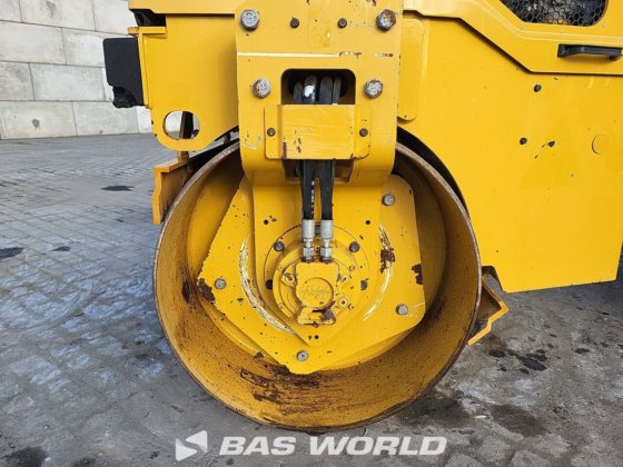 卡特彼勒 CB2.7 双轮压路机