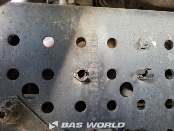 メルセデス アクトロス 1851 4X2 トラクターユニット