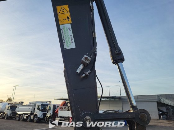 ボルボEC220 E Lクローラーショベル