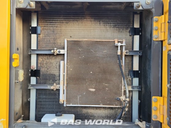 ボルボEC220 E Lクローラーショベル