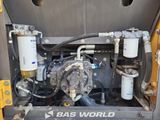 ボルボEC220 E Lクローラーショベル