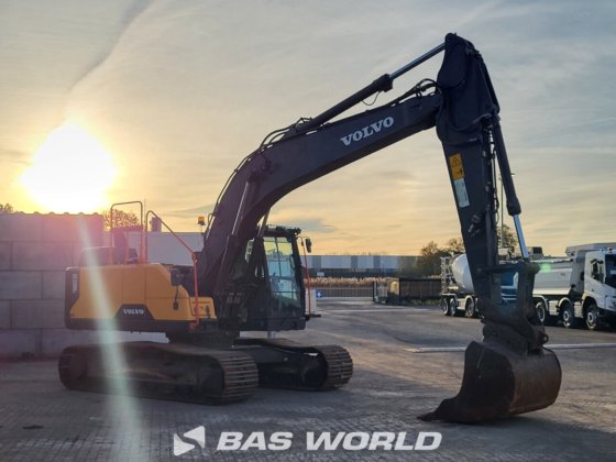 ボルボEC220 E Lクローラーショベル