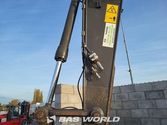 ボルボEC220 E Lクローラーショベル