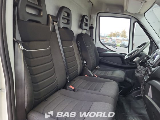 イヴェコ・デイリー 35S14 クローズド・ボックス・バン