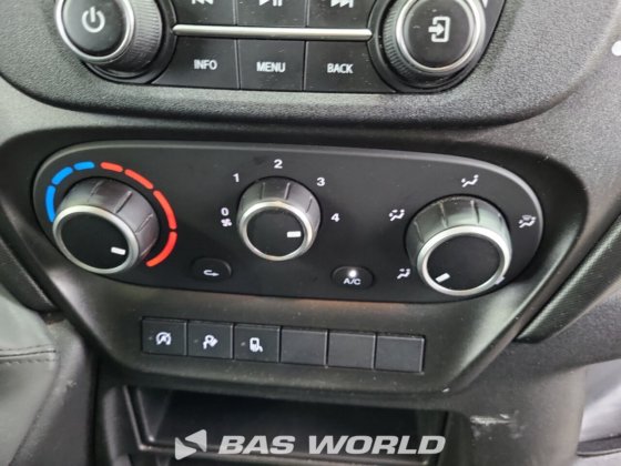 イヴェコ・デイリー 35S14 クローズド・ボックス・バン