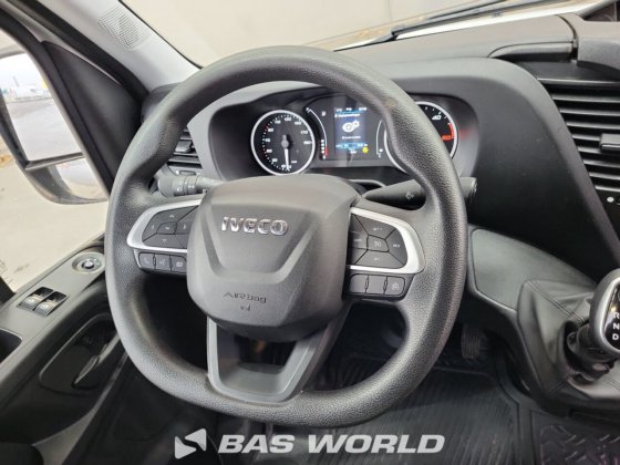 イヴェコ・デイリー 35S14 クローズド・ボックス・バン