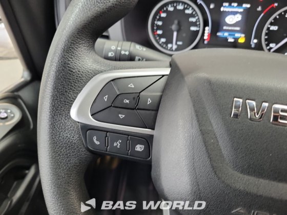 イヴェコ・デイリー 35S14 クローズド・ボックス・バン