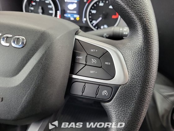 イヴェコ・デイリー 35S14 クローズド・ボックス・バン