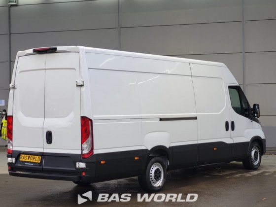 イヴェコ・デイリー 35S14 クローズド・ボックス・バン