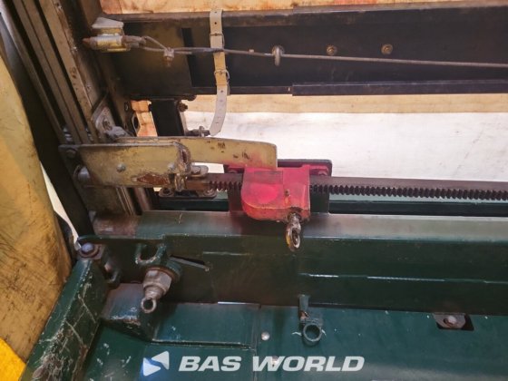 ミュースブルガー カーテンサイド セミトレーラー