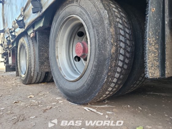 Meusburger 帘式半挂车