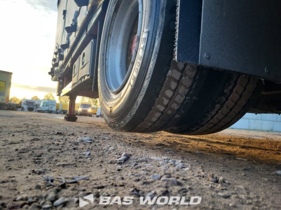 ミュースブルガー カーテンサイド セミトレーラー