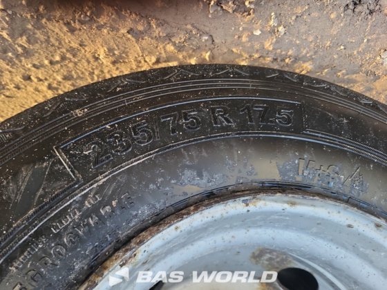 Meusburger 帘式半挂车