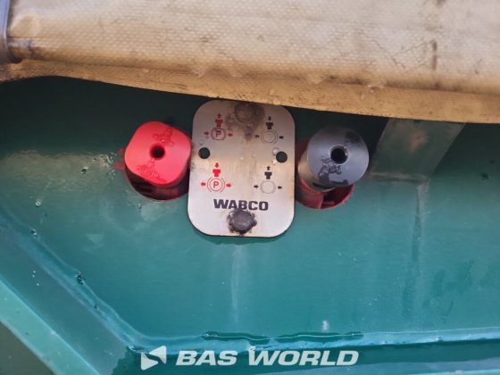 Meusburger 帘式半挂车