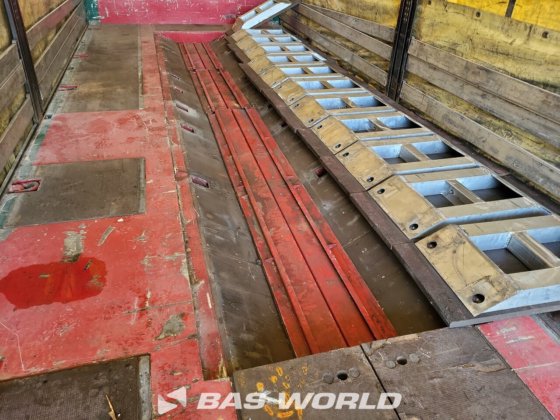 ミュースブルガー カーテンサイド セミトレーラー