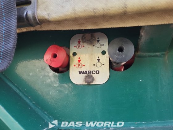 Meusburger 帘式半挂车